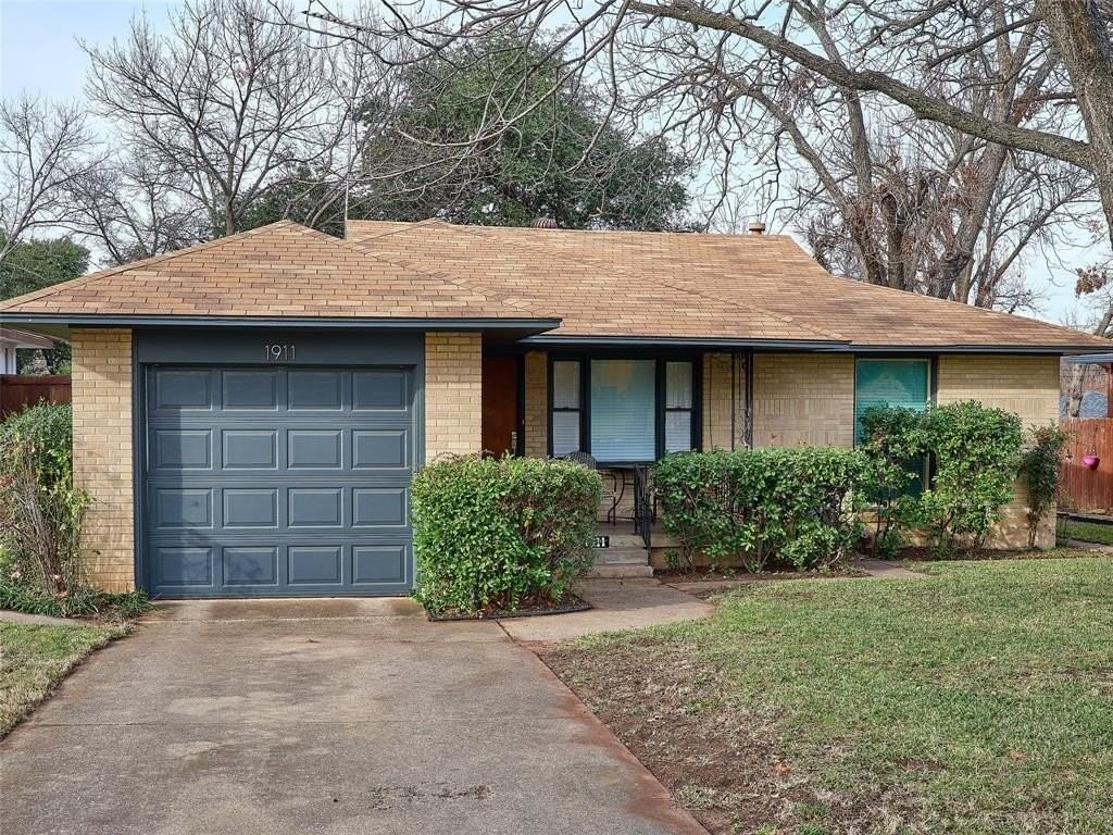 1911 Ferndale Ave - Photo 2 of 15