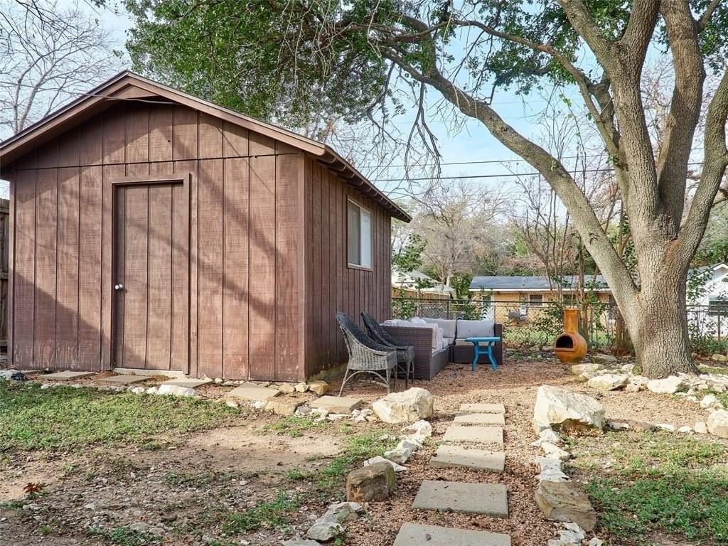 1911 Ferndale Ave - Photo 5 of 15