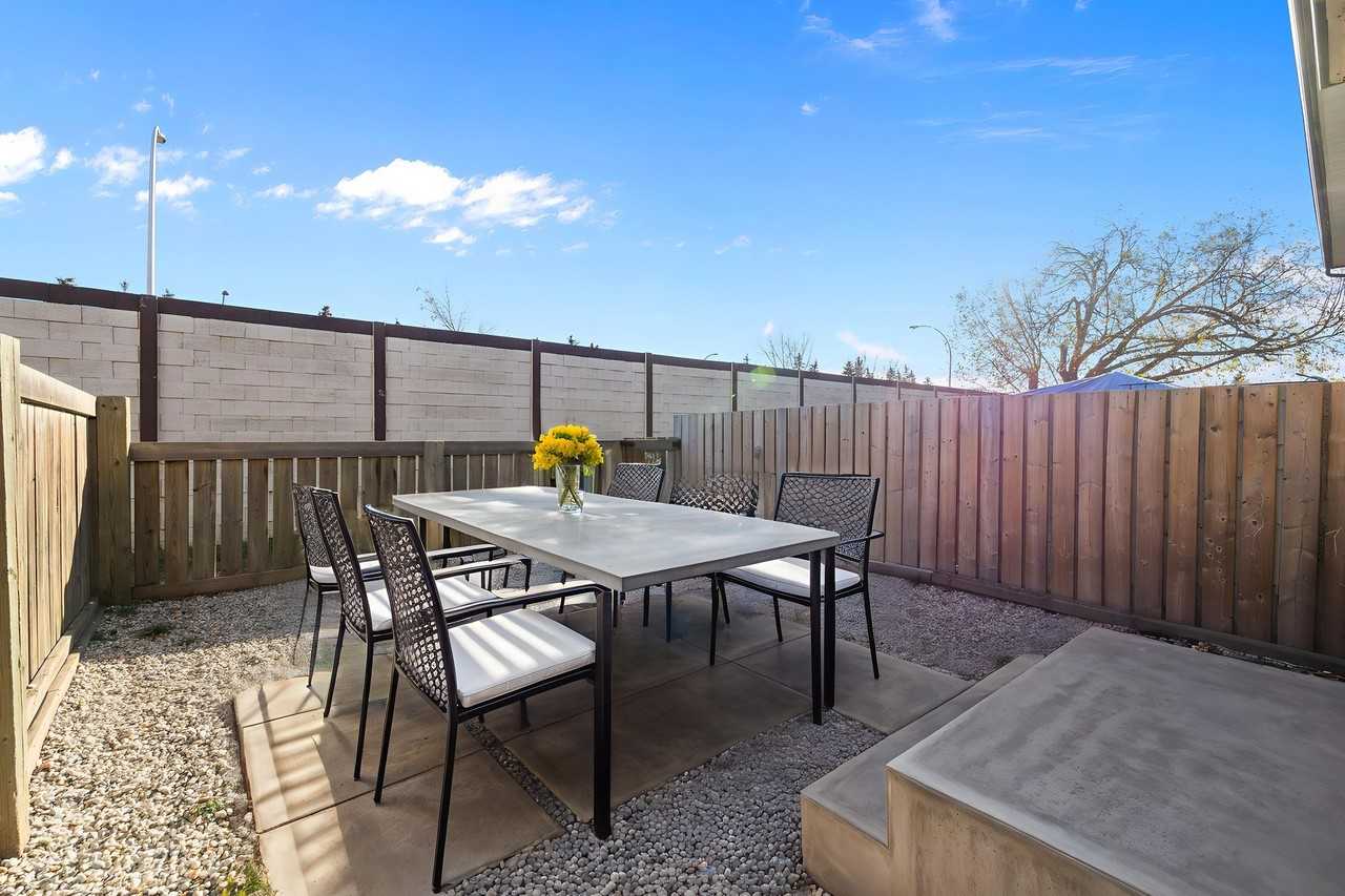 Point West Townhouses - Photo 7 of 15