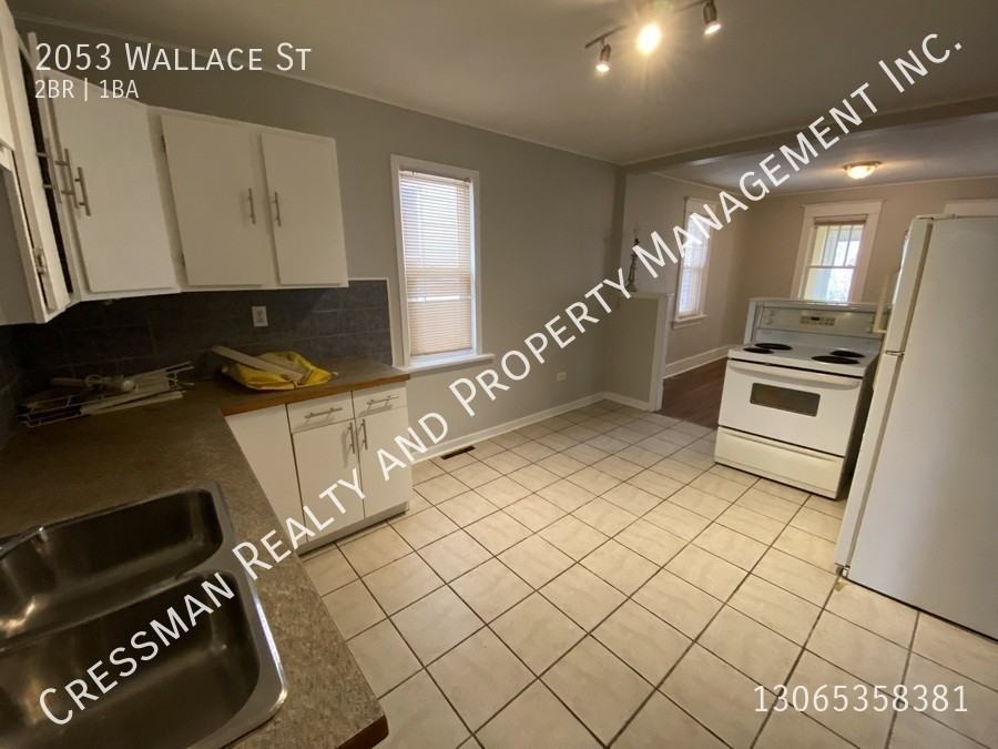 2053 Wallace St - Photo 3 of 6