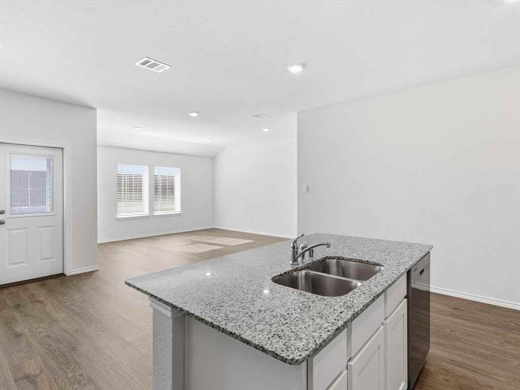 757 Tiger Lily Way - Photo 6 of 16