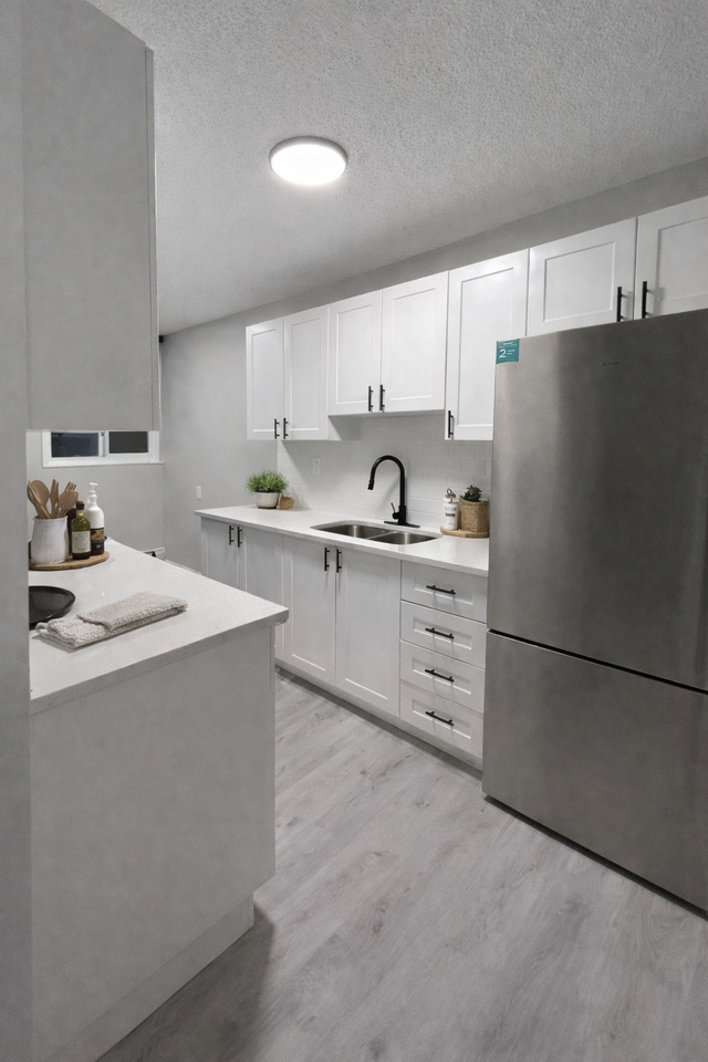 Carrie Ann Manor - Photo 5 of 14