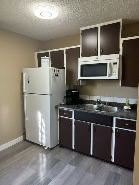 Leduc FourPlex - Photo 4 of 19