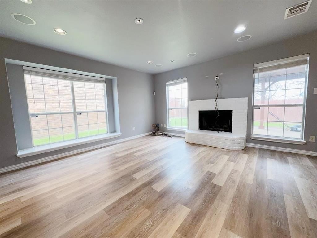 1365 Mimosa Ln - Photo 2 of 14