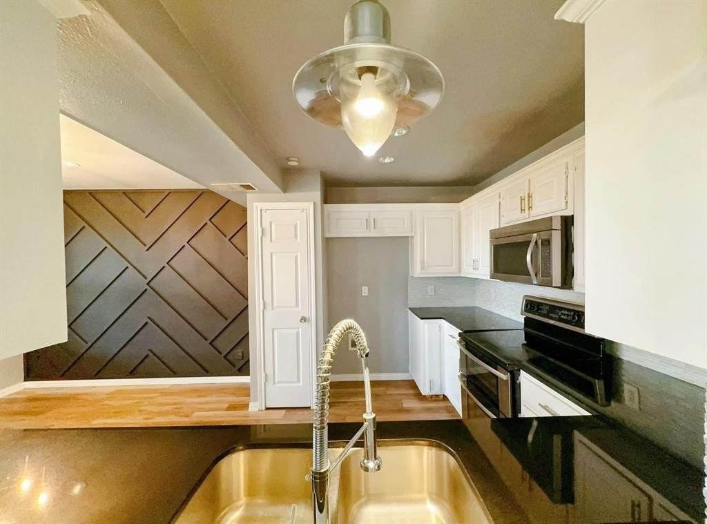 1365 Mimosa Ln - Photo 5 of 14