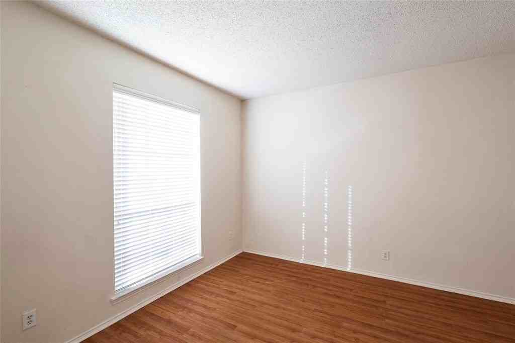 3913 Rushden Ct - Photo 6 of 32