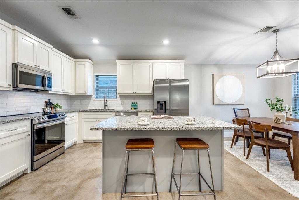 2205 N Hickory St - Photo 6 of 25