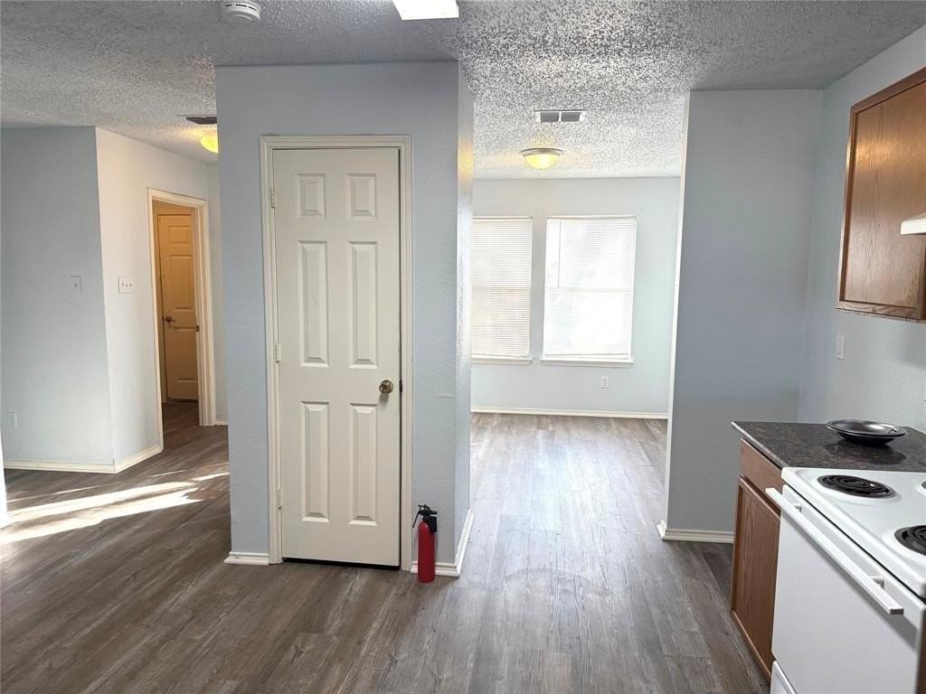 1710 White Oak Rd - Photo 4 of 14