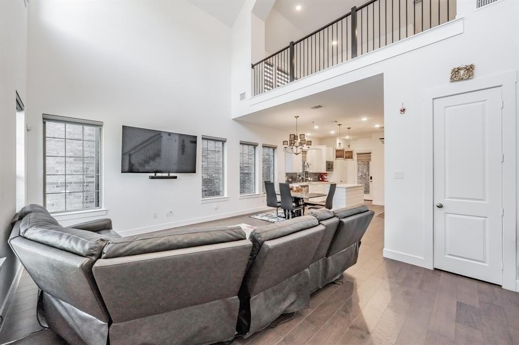 248 Harbor Hills Dr - Photo 3 of 26