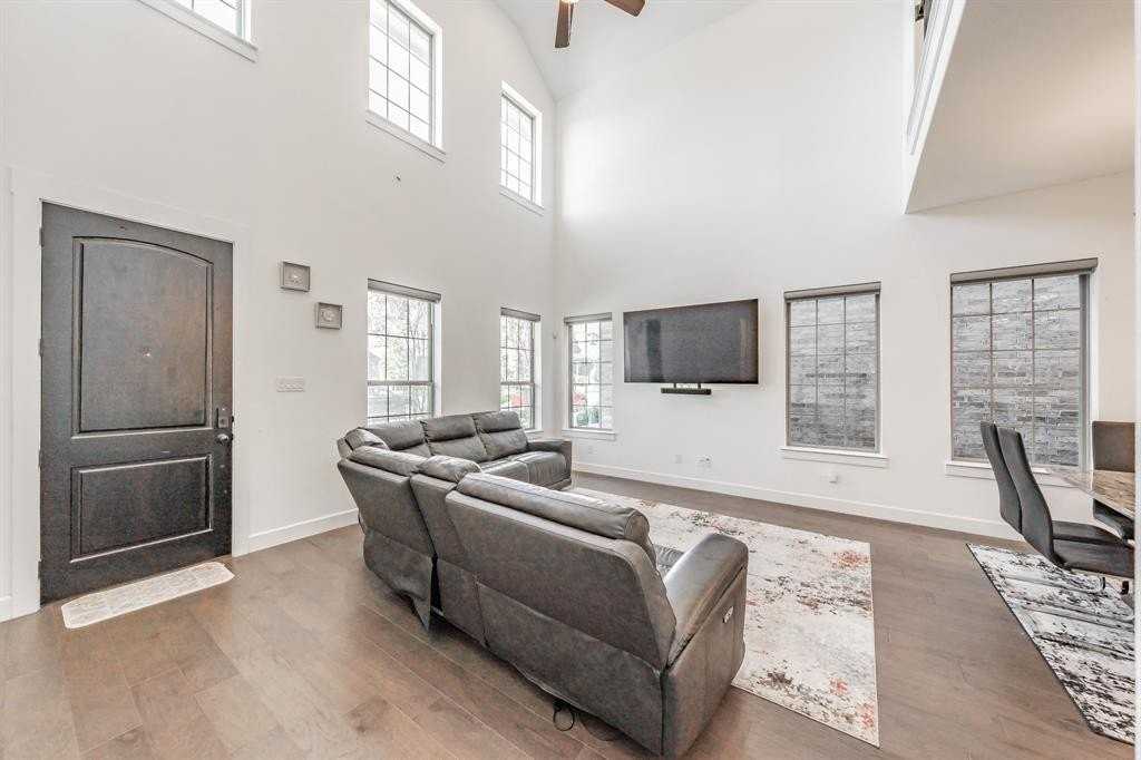 248 Harbor Hills Dr - Photo 4 of 26