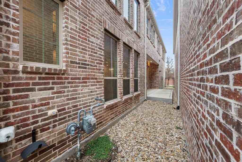 6832 Verandah Way - Photo 5 of 38