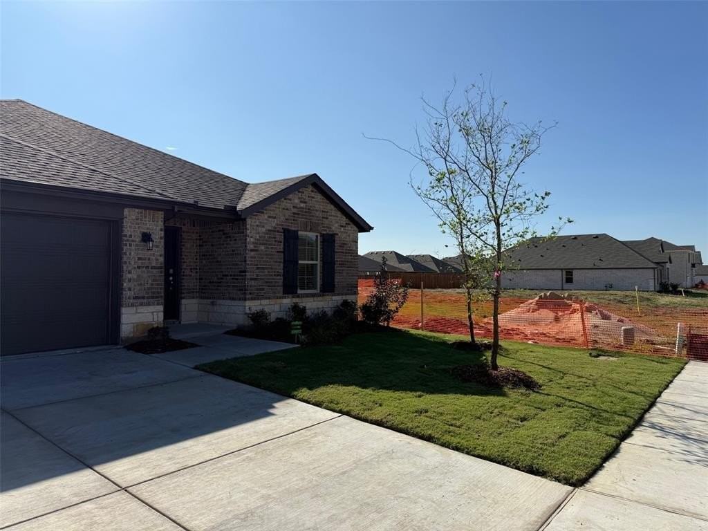 1709 Etosha Dr - Photo 3 of 40