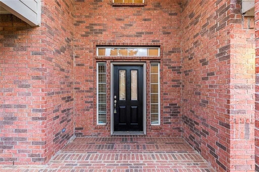 716 Mandalay Bay Dr - Photo 4 of 28