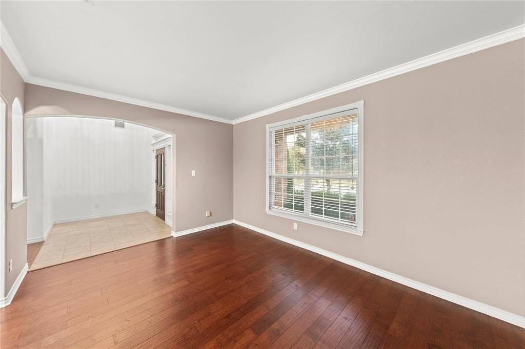 716 Mandalay Bay Dr - Photo 6 of 28