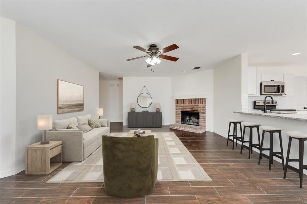 6713 Longleaf Ln - Photo 4 of 22