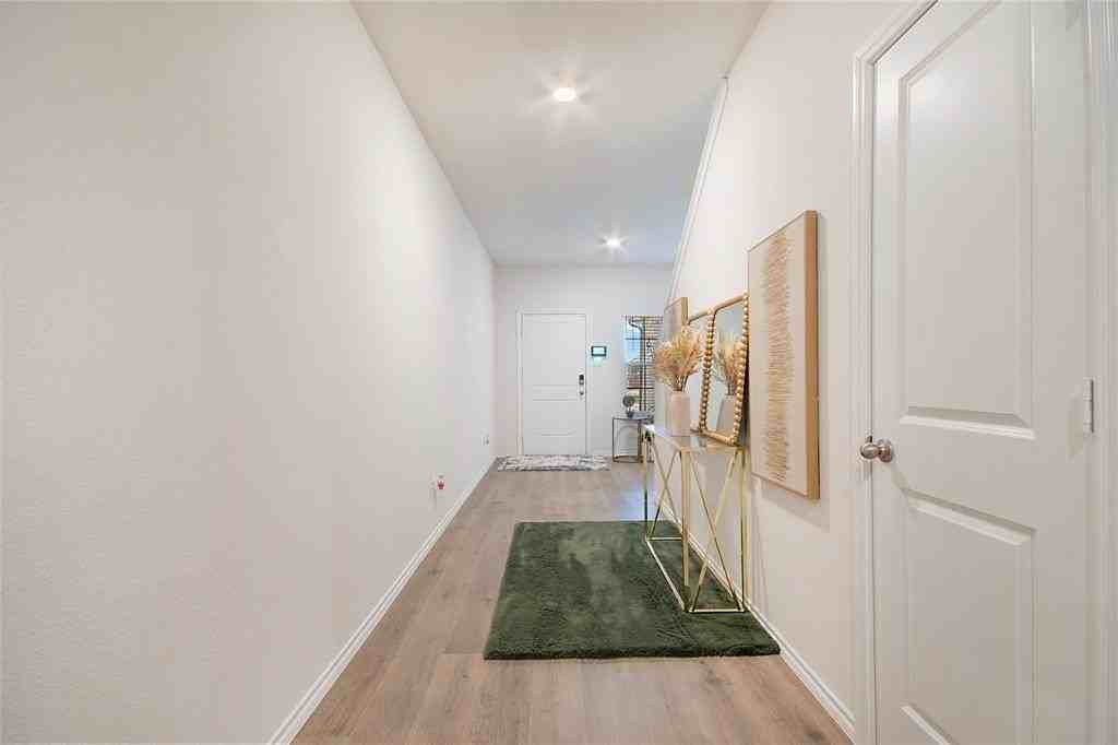 1211 Goodnight Cir - Photo 4 of 27