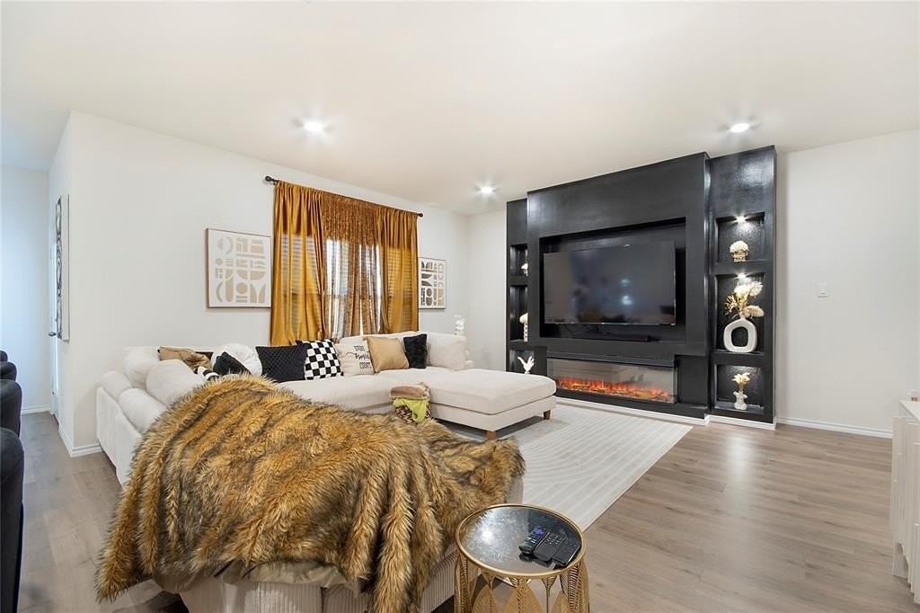 1211 Goodnight Cir - Photo 5 of 27