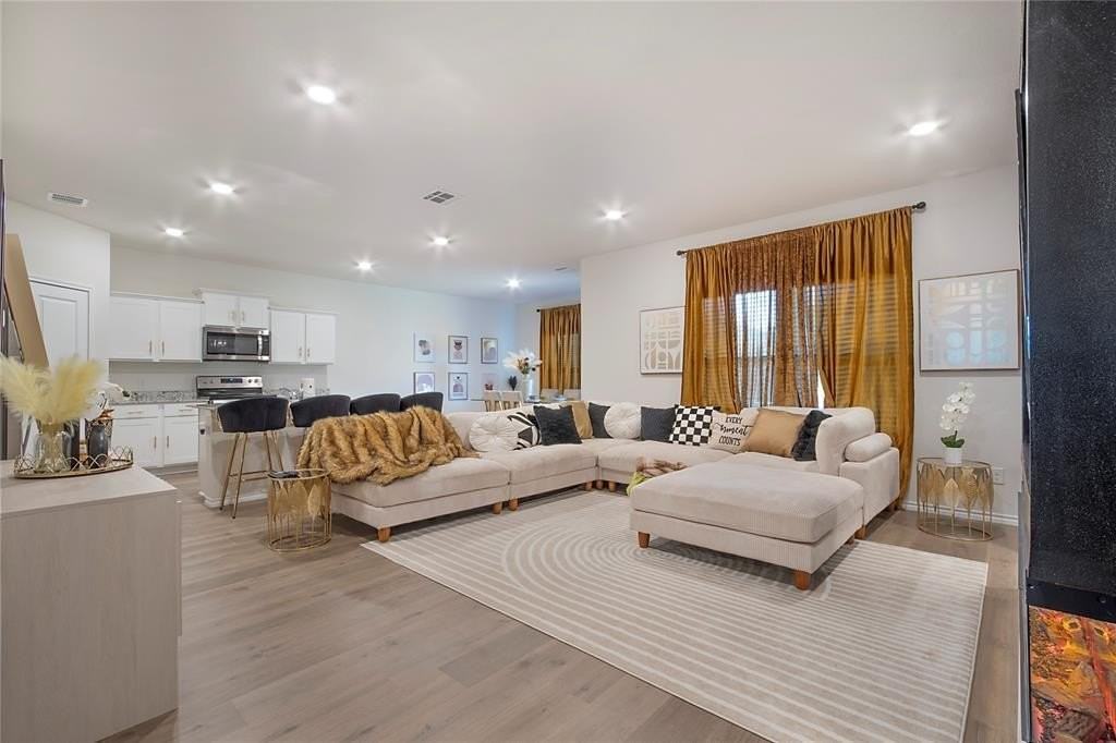 1211 Goodnight Cir - Photo 6 of 27