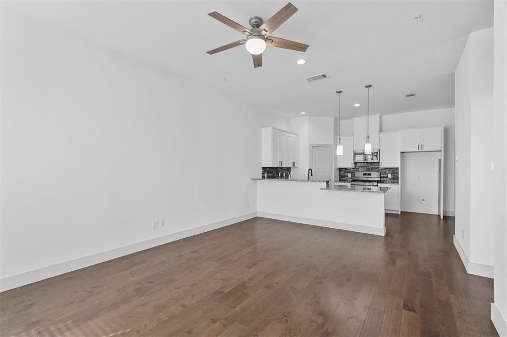 6059 Rivendell Dr - Photo 3 of 30