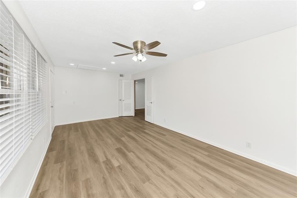 828 S Collins St - Photo 7 of 40