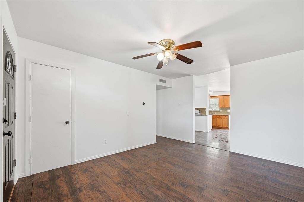 3353 Westminster Dr - Photo 3 of 21