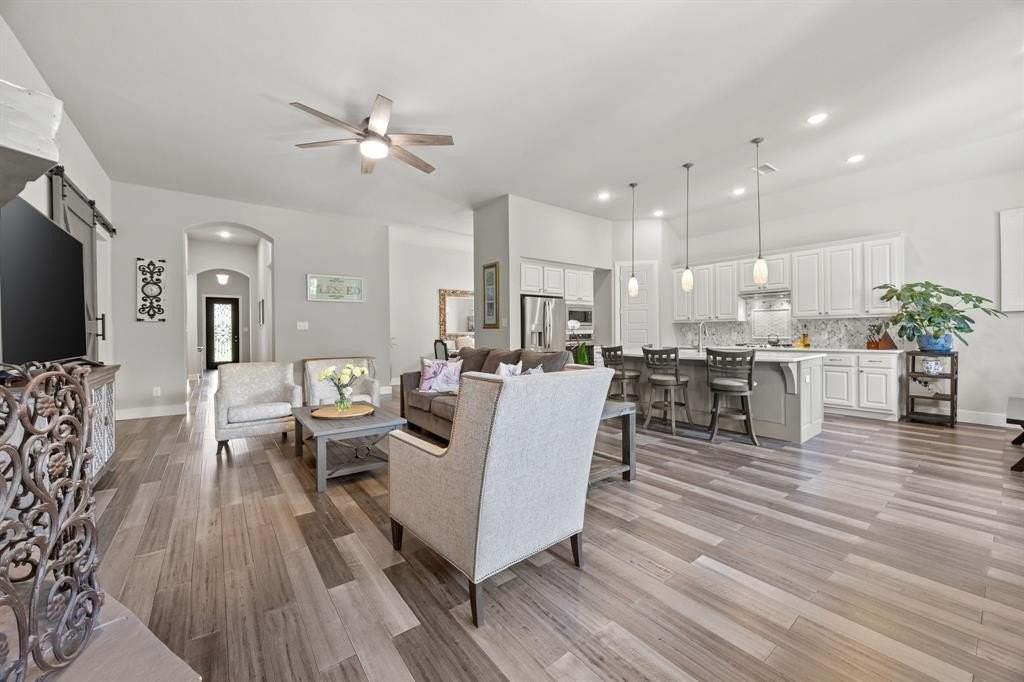 9424 Excursion Dr - Photo 4 of 27