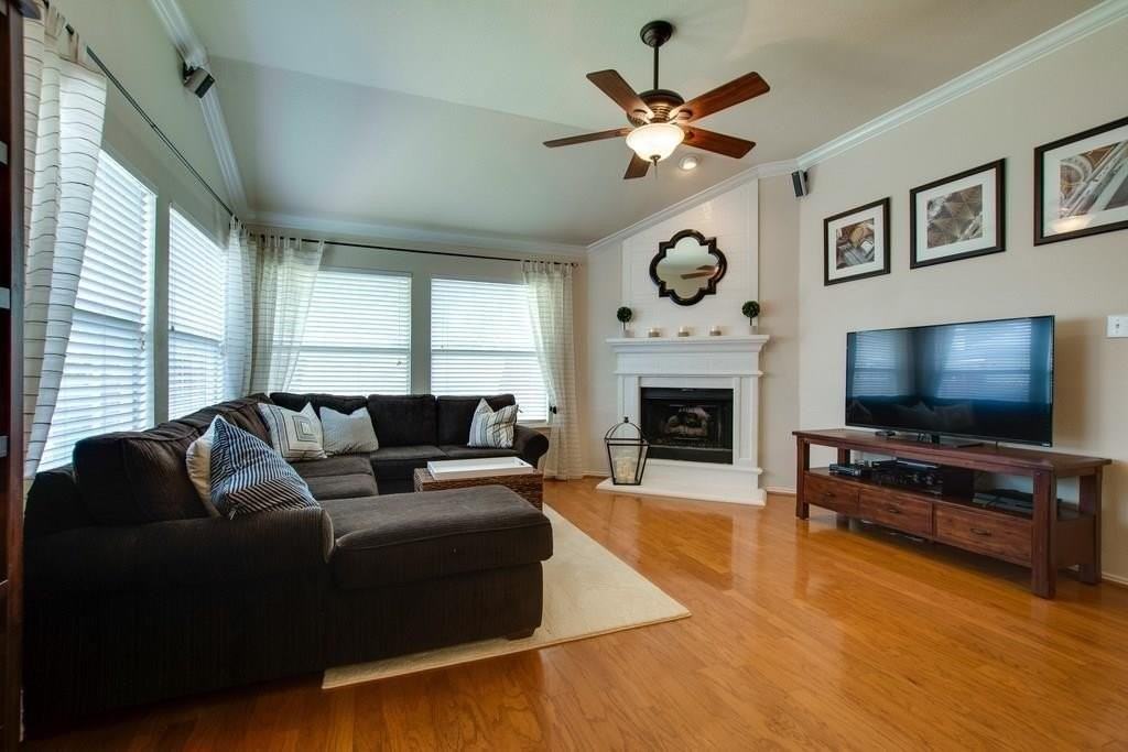 6430 Plantation Ln - Photo 7 of 17