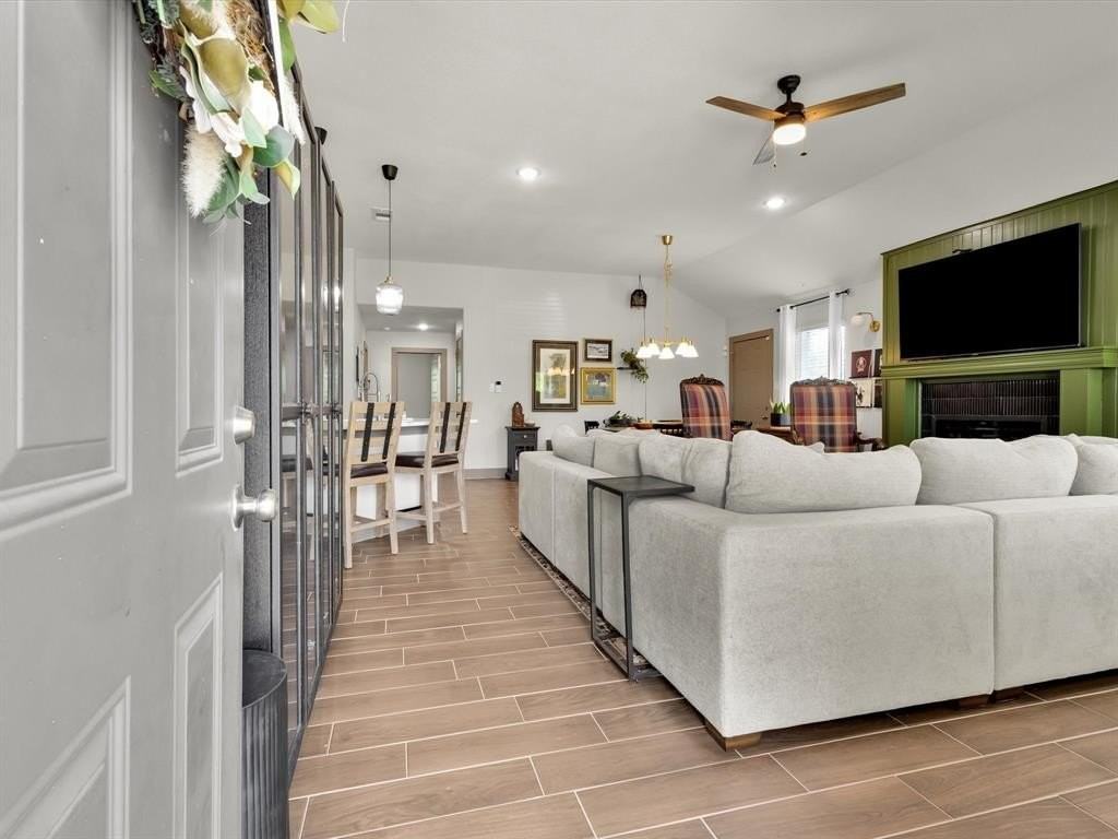 2721 Beechwood St - Photo 5 of 24