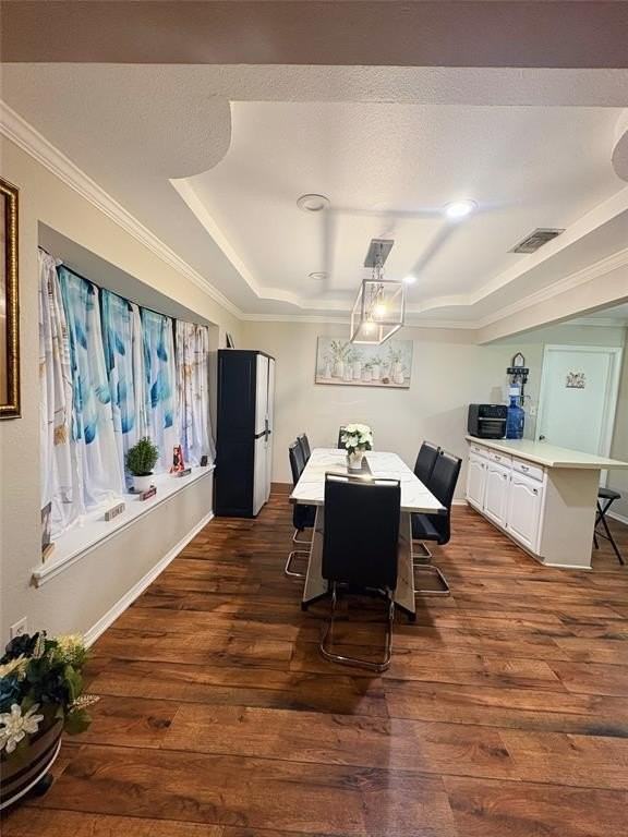 2401 Matthew Dr - Photo 6 of 14