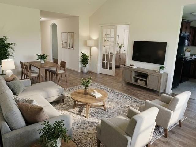 1201 Lombardy - Photo 4 of 16