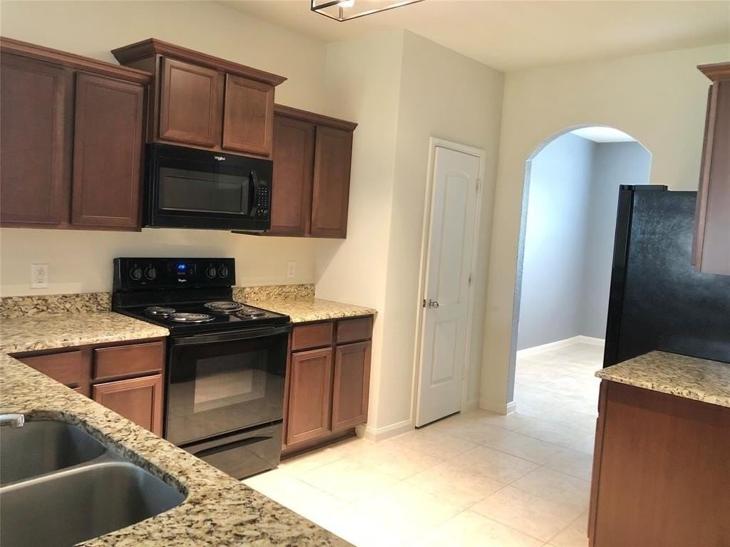 1711 Hot Springs Way - Photo 7 of 23