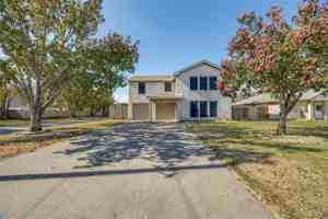 featured image of 900 N Brents Ave