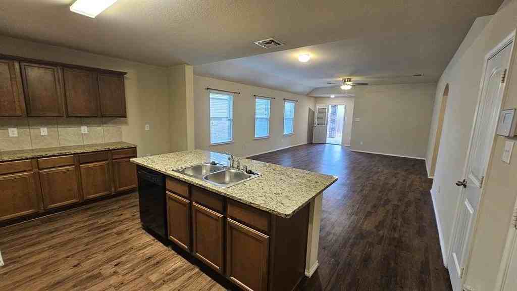 2117 Shady Glen Trl - Photo 3 of 16