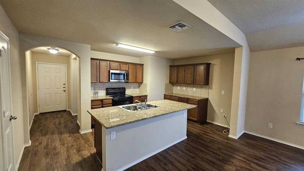 2117 Shady Glen Trl - Photo 4 of 16