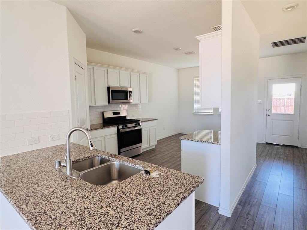 5616 Elwood Dr - Photo 3 of 20