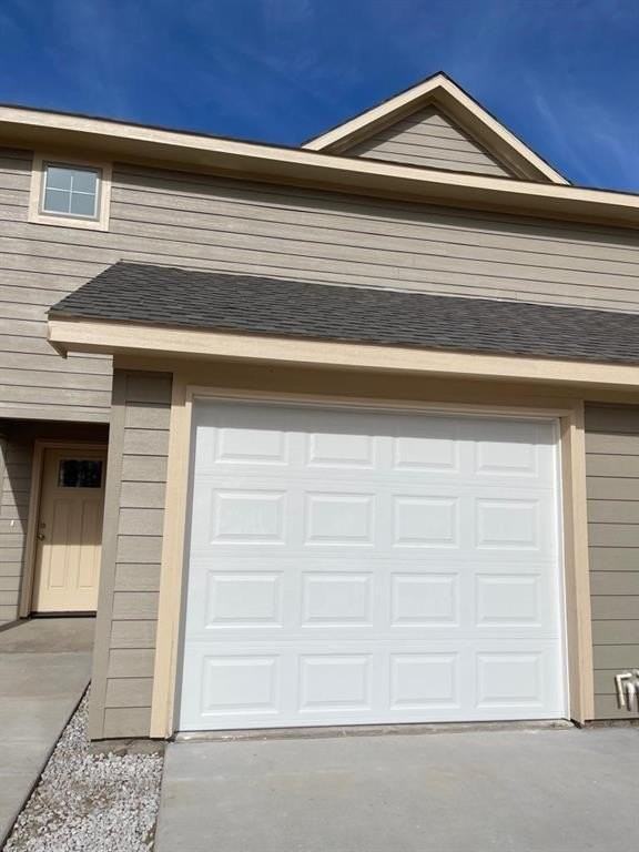 401 W Elm St - Photo 2 of 13