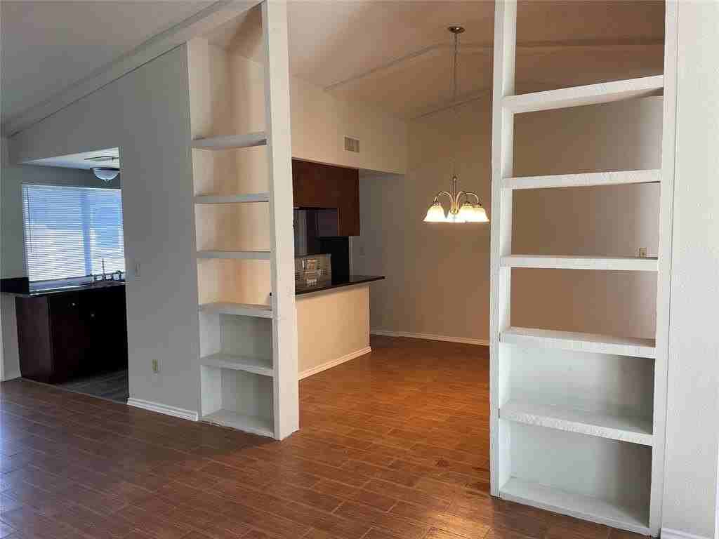 2921 Village Crest Cir - Photo 4 of 14