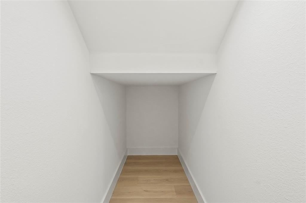 2406 Scott St - Photo 6 of 23