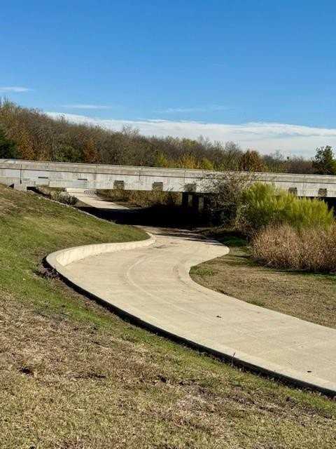 6718 Hillgreen Dr - Photo 3 of 4