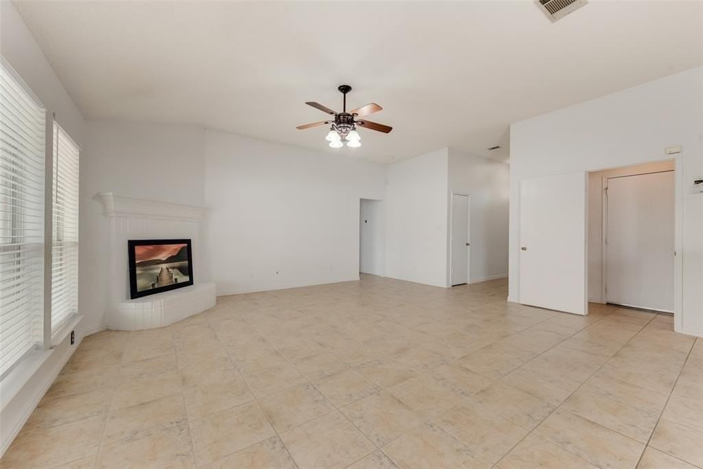 7019 Thunderbird Dr - Photo 3 of 16