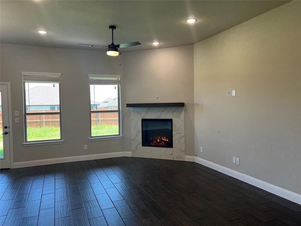 249 Lillian Ln - Photo 6 of 34