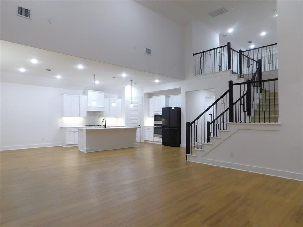 124 Nora Ln - Photo 7 of 38