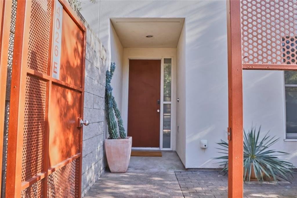 4026 Travis St #E - Photo 3 of 19