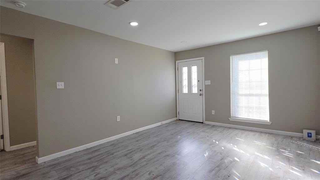 4046 Odessa St - Photo 7 of 21