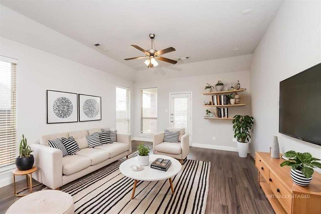 3313 King Yon Way - Photo 2 of 15