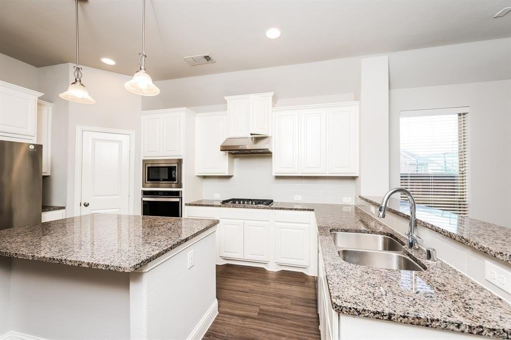 3313 King Yon Way - Photo 3 of 15