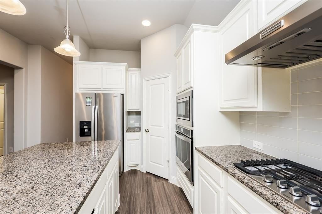 3313 King Yon Way - Photo 4 of 15