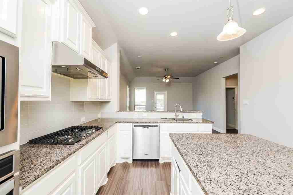 3313 King Yon Way - Photo 5 of 15