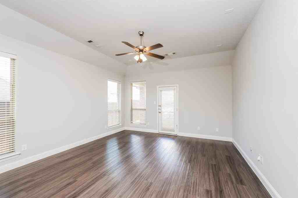 3313 King Yon Way - Photo 6 of 15