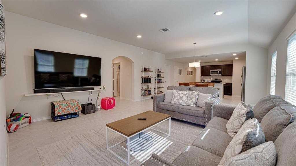 938 Corbitt Ln - Photo 7 of 16